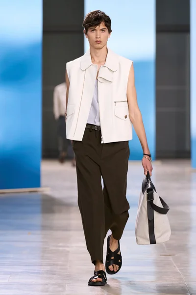 Look 5